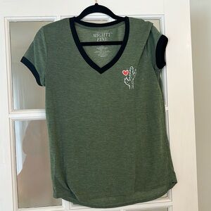 Cute cactus t shirt with cactus stitching size medium